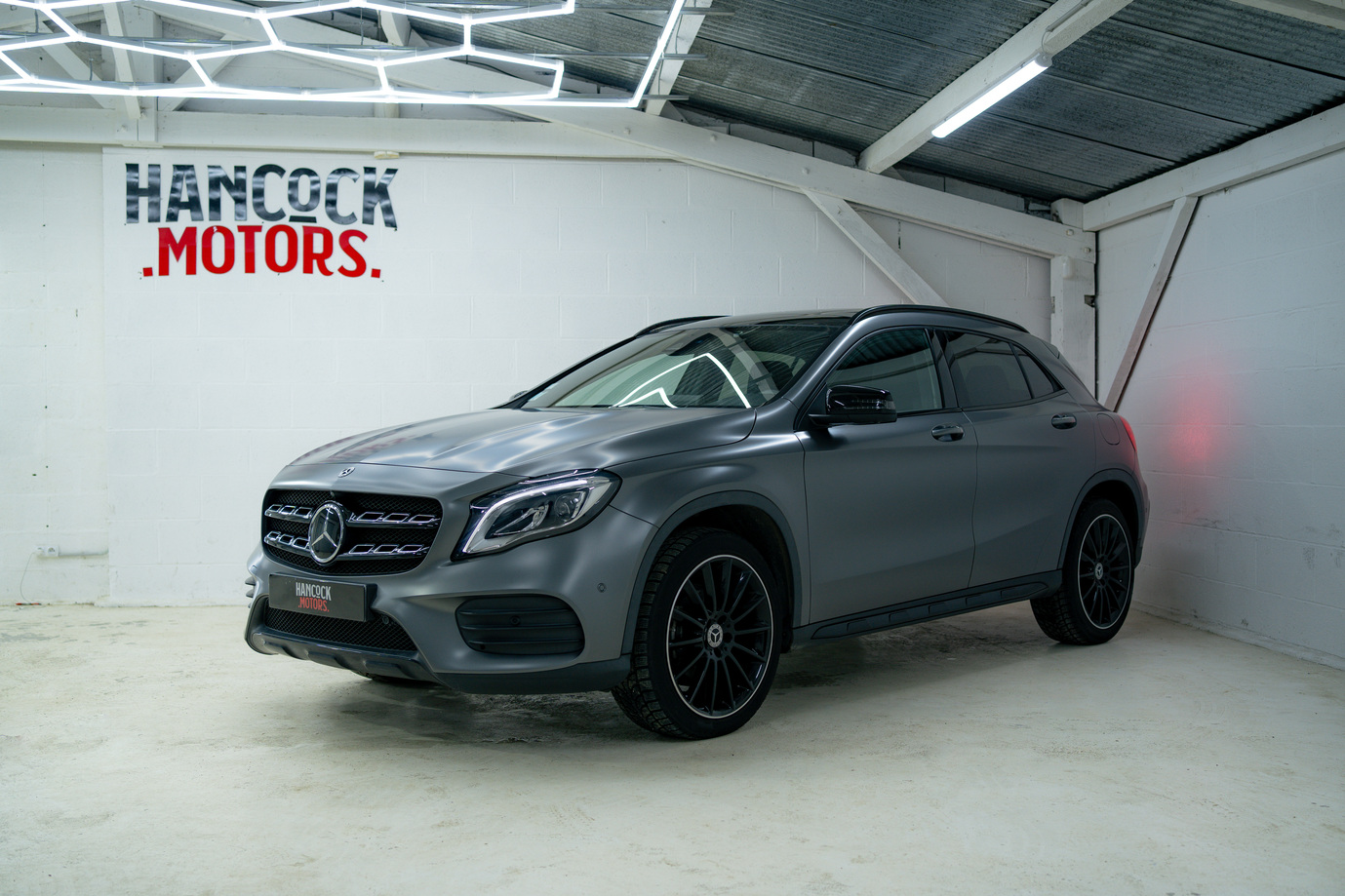 Mercedes GLA gris mat — trois quarts avant | Hancock Motors Scillé